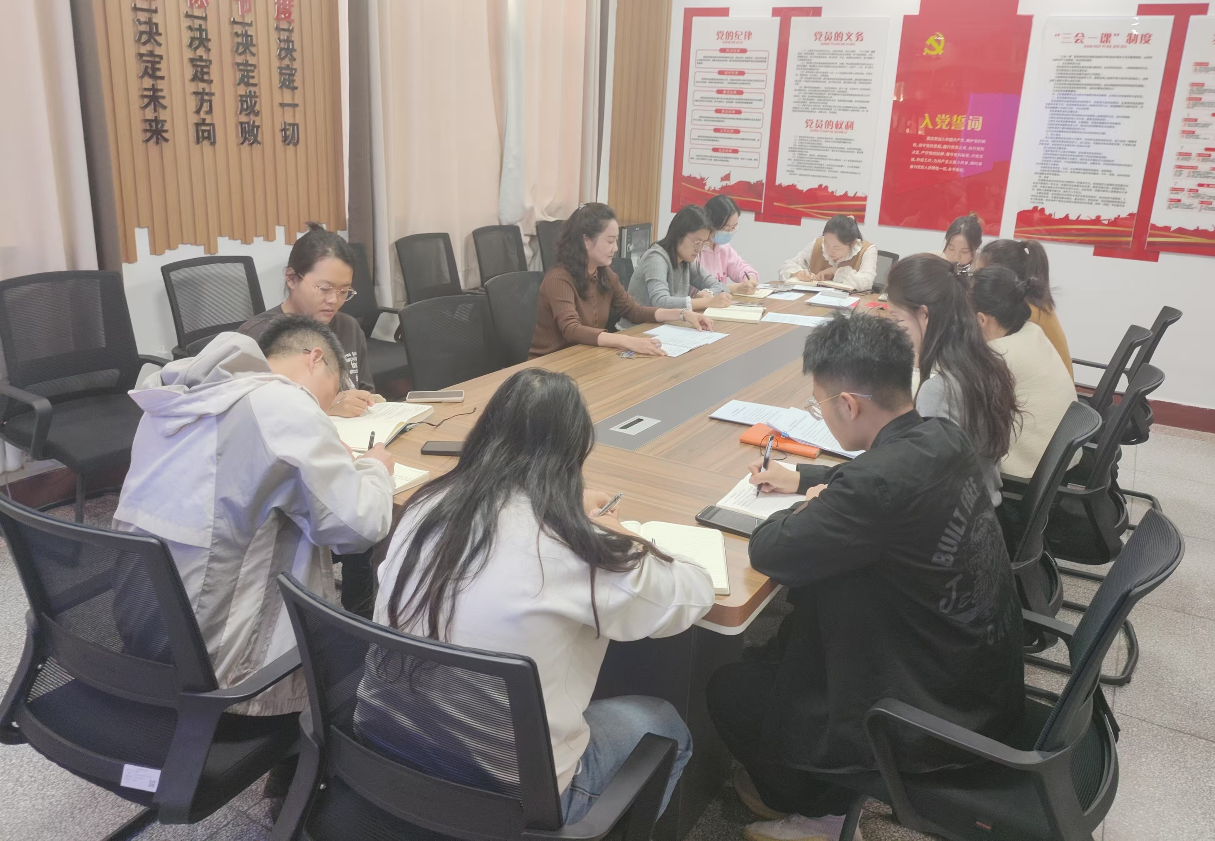 微信图片_20251024105220_72.jpg 微信图片_20251024105220_72.jpg